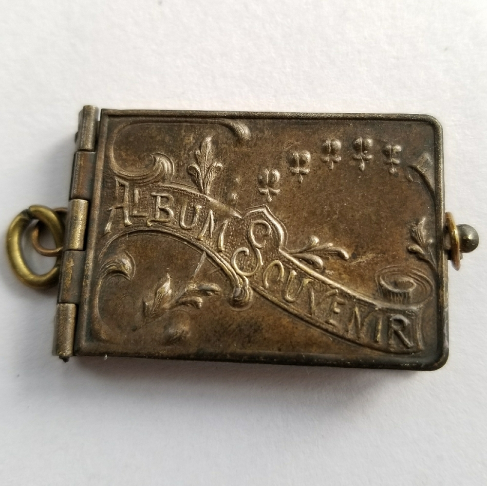 Antique WWI locket French fold out France World War 1 one sweetheart souvenir - Picture 3 of 15